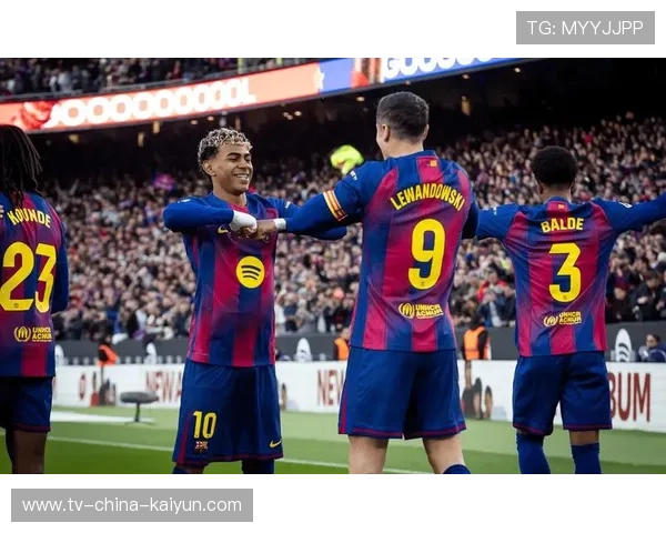 西甲排名洗牌：马德里双雄与巴萨激战正酣，马德里竞技与巴萨